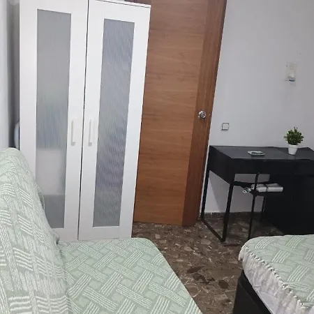Alquiler Universidades Malvarrosa Playa Maritim Solo Familias Con Niños Valencia